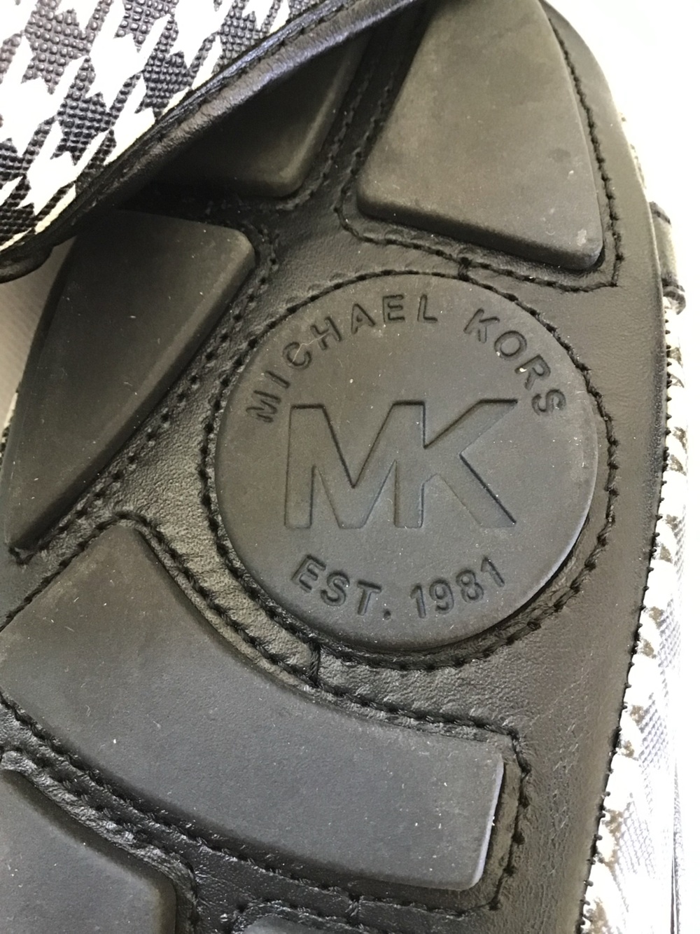 Michael Kors Fulton Moc Flats Black White Houndstooth Logo Ballet Shoes Size 8M - Picture 8 of 10